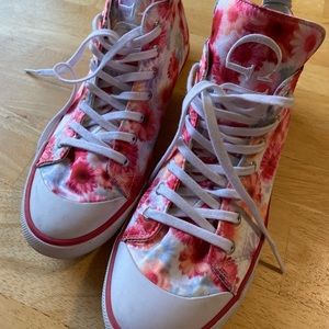 Pink floral sneakers from Guess!